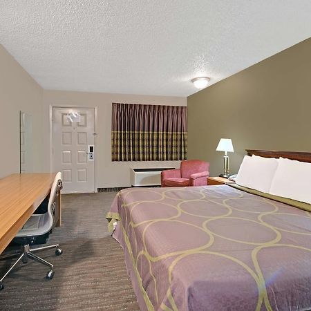 Super 8 Dallas Love Field Market Center Exterior photo