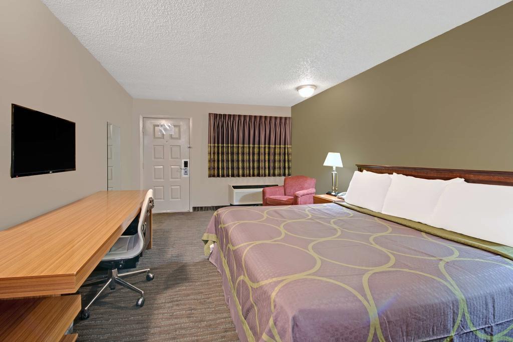 Super 8 Dallas Love Field Market Center Exterior photo