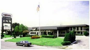 Super 8 Dallas Love Field Market Center Exterior photo